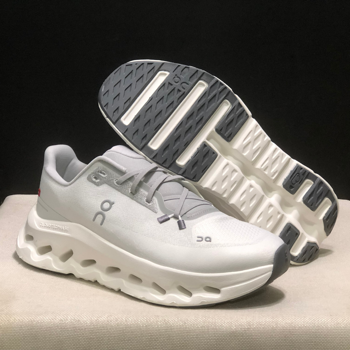 Cloudtilt - Light Grey